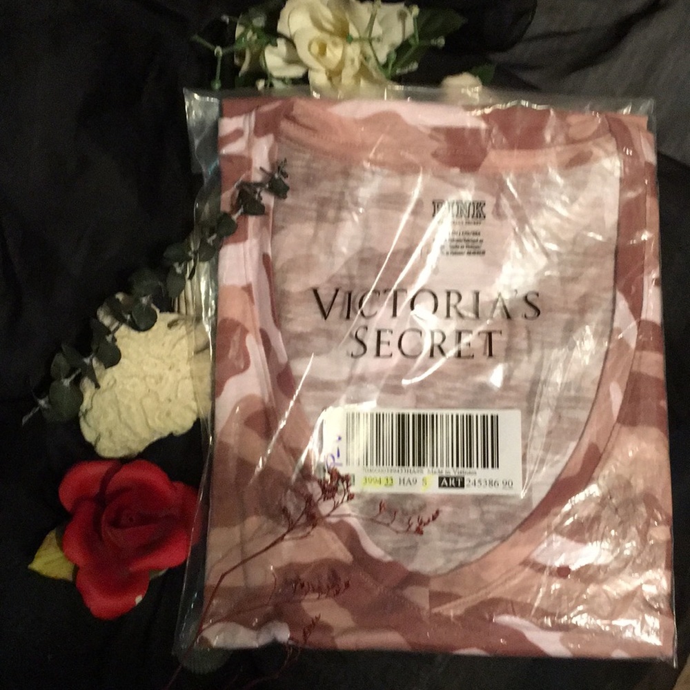 NWT PINK BY VS PERFECT V-NECK TEE